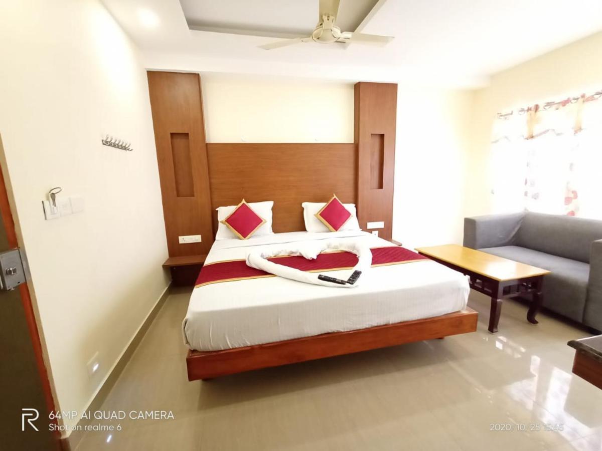 Meridian Castle Hotel Pondicherry Exterior foto